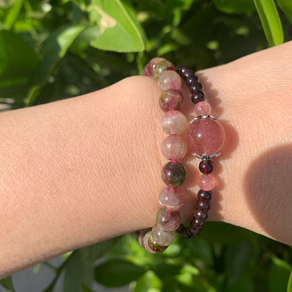 Crystal Bracelet - Garnet and Strawberry Quartz - Picture 5 of 5
